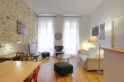 Coin salon dans l'établissement Bel appartement spacieux, climatisé - Lyon centre