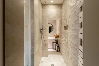 Salle de bains dans l'établissement Suite Les Nébuleuses, Terreaux Capucins