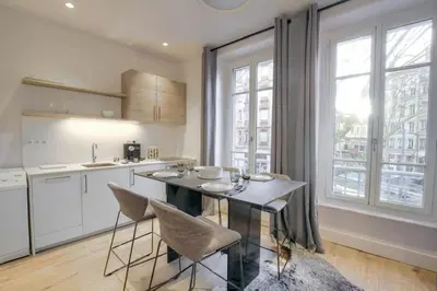 Cuisine ou kitchenette dans l'établissement Superbe studio, Tête d'or, Lyon