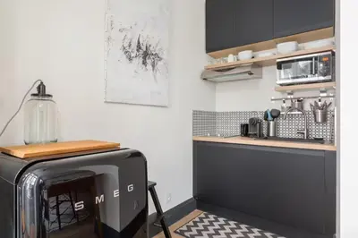 Cuisine ou kitchenette dans l'établissement Mazzini, centre historique et climatisé, Lyon 1er