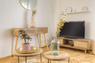 Télévision ou salle de divertissement dans l'établissement T2 moderne et spacieux, proche gare Lyon 3 ème