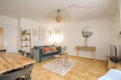 Coin salon dans l'établissement T2 moderne et spacieux, proche gare Lyon 3 ème