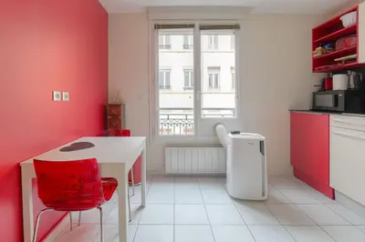 Cuisine ou kitchenette dans l'établissement Appartement fonctionnel et bien situé, coeur 6ème