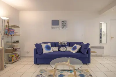 Coin salon dans l'établissement Superbe appartement avec jardin proche Lyon 3ème