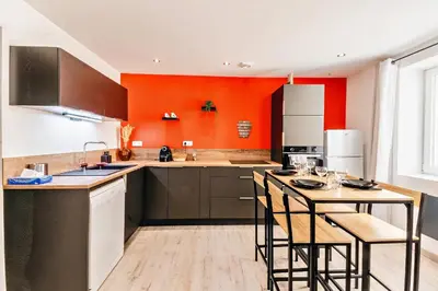 Cuisine ou kitchenette dans l'établissement Le splendide - T2 neuf - Montluel