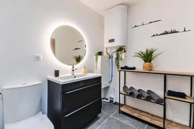 Salle de bains dans l'établissement Le splendide - T2 neuf - Montluel