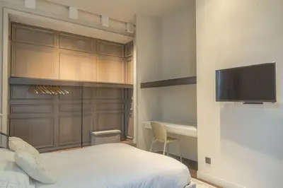 Télévision ou salle de divertissement dans l'établissement Appartement spacieux et lumineux pour 8, Lyon 1er