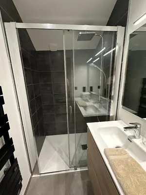 Salle de bains dans l'établissement Gîte de Condeiss
