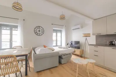 Cuisine ou kitchenette dans l'établissement T3 neuf, climatisé proche Lyon 3
