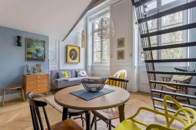 Coin salon dans l'établissement L'Auguste, proche Opéra et climatisé, Lyon 1