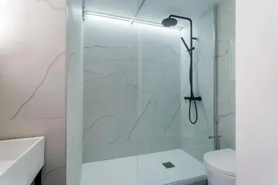 Salle de bains dans l'établissement L'Auguste, proche Opéra et climatisé, Lyon 1