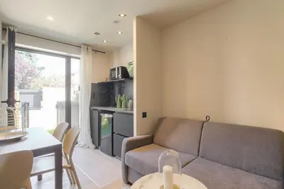 Cuisine ou kitchenette dans l'établissement Studio moderne et équipé en duplex, Villeurbanne