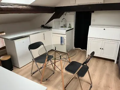 Cuisine ou kitchenette dans l'établissement La Tour Ronde