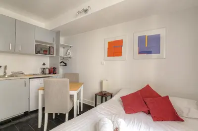 Cuisine ou kitchenette dans l'établissement Studio fonctionnel et rénové, Berges du Rhône