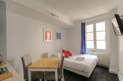 Un ou plusieurs lits dans un hébergement de l'établissement Studio fonctionnel et rénové, Berges du Rhône