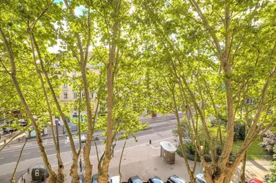 Jardin de l'établissement Appartement moderne proche Lyon 6ème