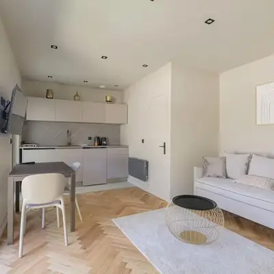 Petit studio compact et moderne