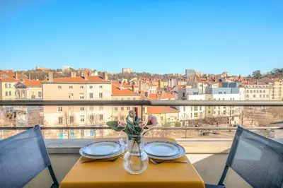 Balcon ou terrasse dans l'établissement Bel appartement avec vue imprenable, Lyon-Vaise