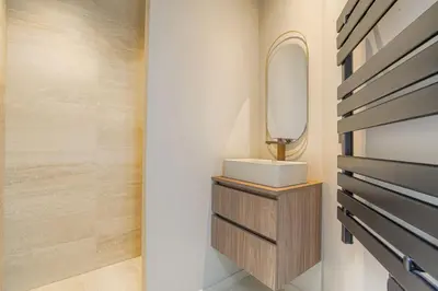 Plan de l'établissement Bel appartement lumineux, deux pièces, Ecully