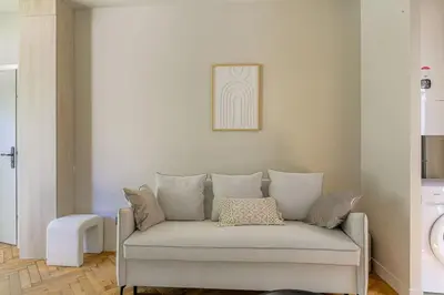 Coin salon dans l'établissement Bel appartement lumineux, deux pièces, Ecully
