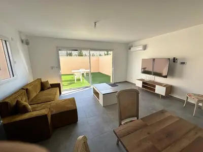Télévision ou salle de divertissement dans l'établissement House 40 With 5 Bedrooms Lechaffardcom