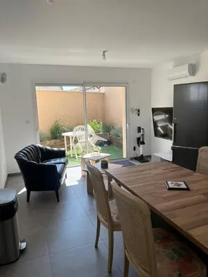 Télévision ou salle de divertissement dans l'établissement House 10 with 1 bedroom lechaffardcom