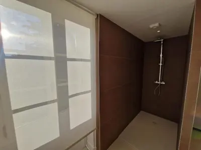 Salle de bains dans l'établissement DOMAINE DES FRANCHISES - Beaujolais Village - Charme et authenticité au cœur des Pierres dorées