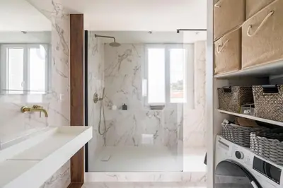 Salle de bains dans l'établissement Le Skyview - Vue sur Lyon