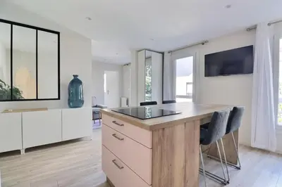 Cuisine ou kitchenette dans l'établissement The Monplaisir - Magnificent T2 apartment - Lyon 8th