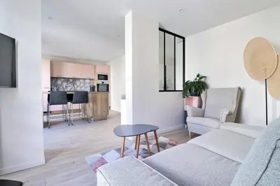 Cuisine ou kitchenette dans l'établissement The Monplaisir - Magnificent T2 apartment - Lyon 8th