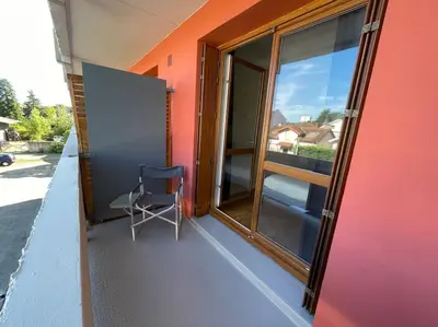 Balcon ou terrasse dans l'établissement Le Relais des Cyclamens Bron