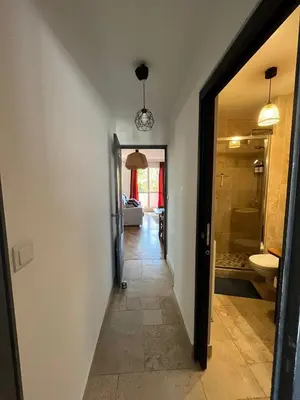 Salle de bains dans l'établissement Le Relais des Cyclamens Bron
