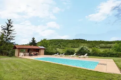 Piscine de l'établissement Saint-Fortunat - Authentic Home with Pool - Saint-Didier-au-Mont-d'Or ou située à proximité