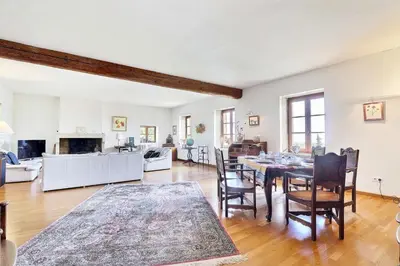 Télévision ou salle de divertissement dans l'établissement Saint-Fortunat - Authentic Home with Pool - Saint-Didier-au-Mont-d'Or