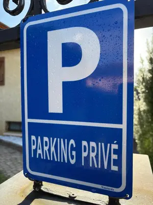 Certificat, récompense, panneau ou autre document affiché dans l'établissement Studio calme avec Parking accès rapide Eurexpo Le Chasseland