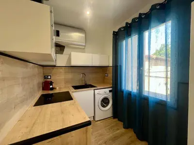 Cuisine ou kitchenette dans l'établissement T2 rénové à 15 min de Lyon