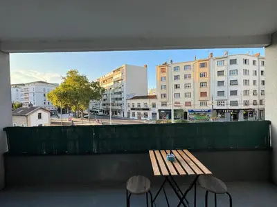 Balcon ou terrasse dans l'établissement Appartement Dauphiné - près de la Gare