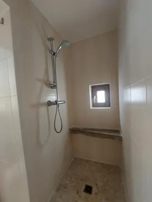 Salle de bains dans l'établissement Chambre de charme avec vue et piscine