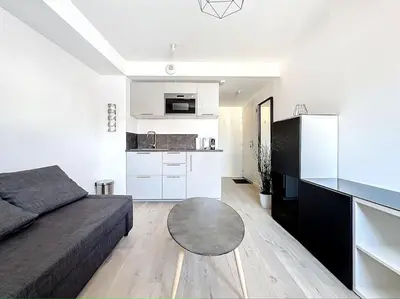 Cuisine ou kitchenette dans l'établissement Studio paisible - métro Oullins centre