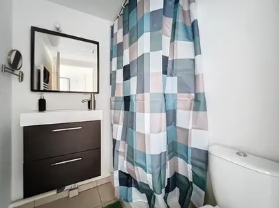 Salle de bains dans l'établissement Studio paisible - métro Oullins centre