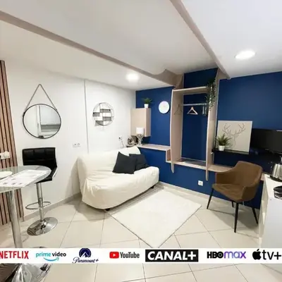 Studio indépendant au calme avec terrasse privative