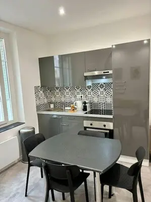 Cuisine ou kitchenette dans l'établissement L'Olivier - Calme, Chaleureux, proche transports