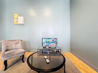 Télévision ou salle de divertissement dans l'établissement My home Lafayette 3