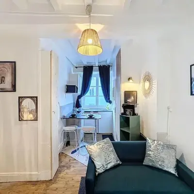 My home auguste comte 1