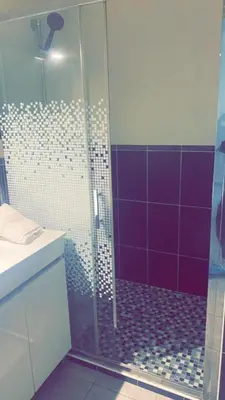 Salle de bains dans l'établissement Maison de charme Saint euphémie 2