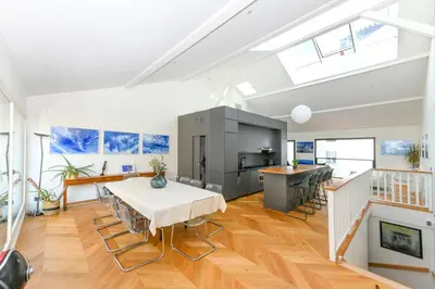 Cuisine ou kitchenette dans l'établissement Duplex neuf et très lumineux en plein centre ville