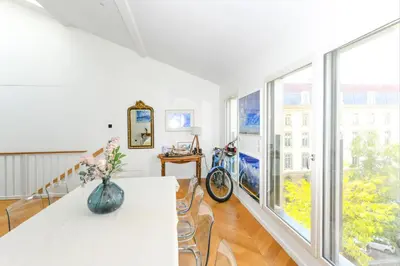 Télévision ou salle de divertissement dans l'établissement Duplex neuf et très lumineux en plein centre ville