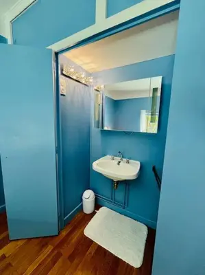 Salle de bains dans l'établissement Villa La Selva avec Jacuzzi et vue panoramique
