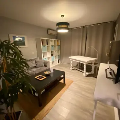Logement entier - 2 Chambres - Parking privé - 15 min Lyon et Aéroport