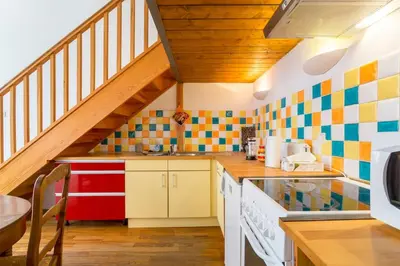 Cuisine ou kitchenette dans l'établissement beau canut à côté du gros cailloux